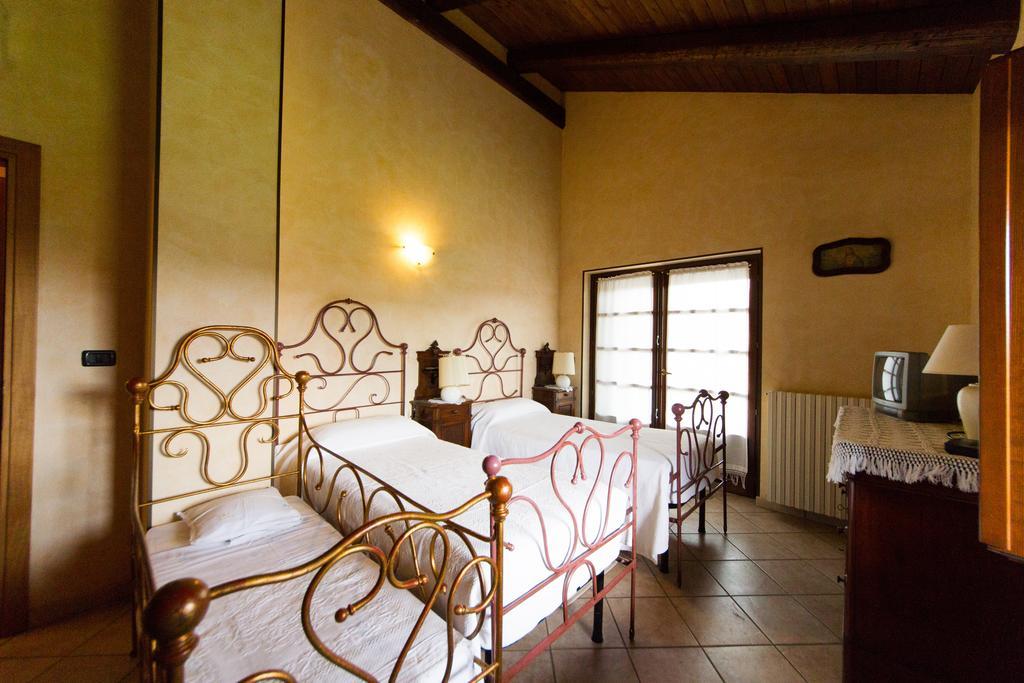 Villa Agriturismo La Ca 'D Majin à Poirino Chambre photo